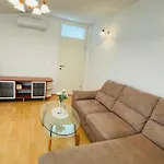 Maestral Apartment *