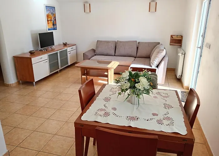 アパート Maestral