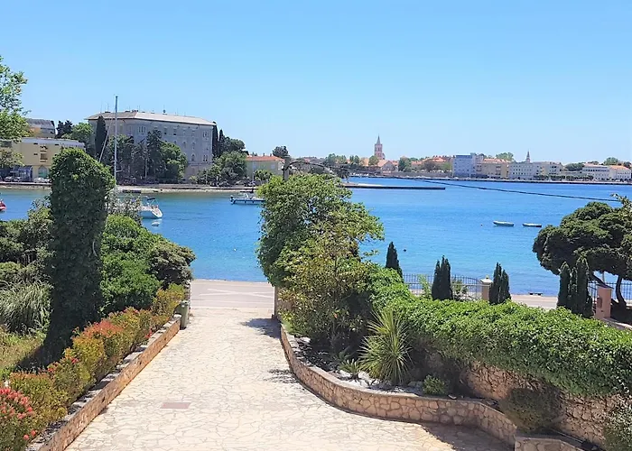 扎达尔米斯特拉尔别墅公寓