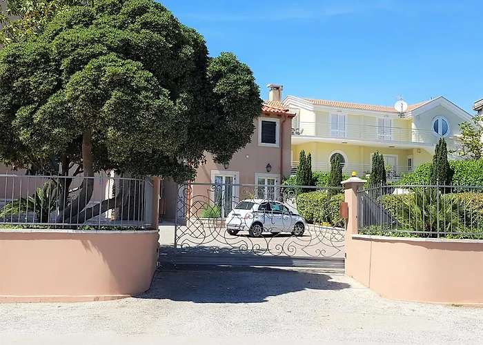 扎达尔米斯特拉尔别墅公寓 * 扎达尔