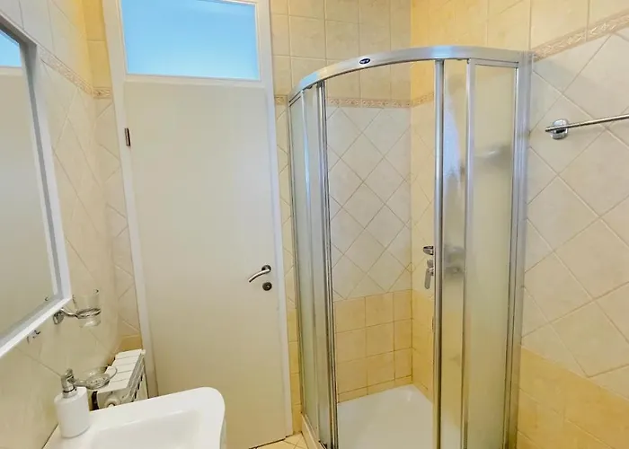 扎达尔米斯特拉尔别墅公寓 扎达尔