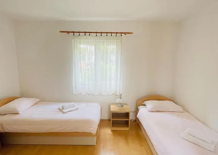 扎达尔米斯特拉尔别墅公寓 扎达尔